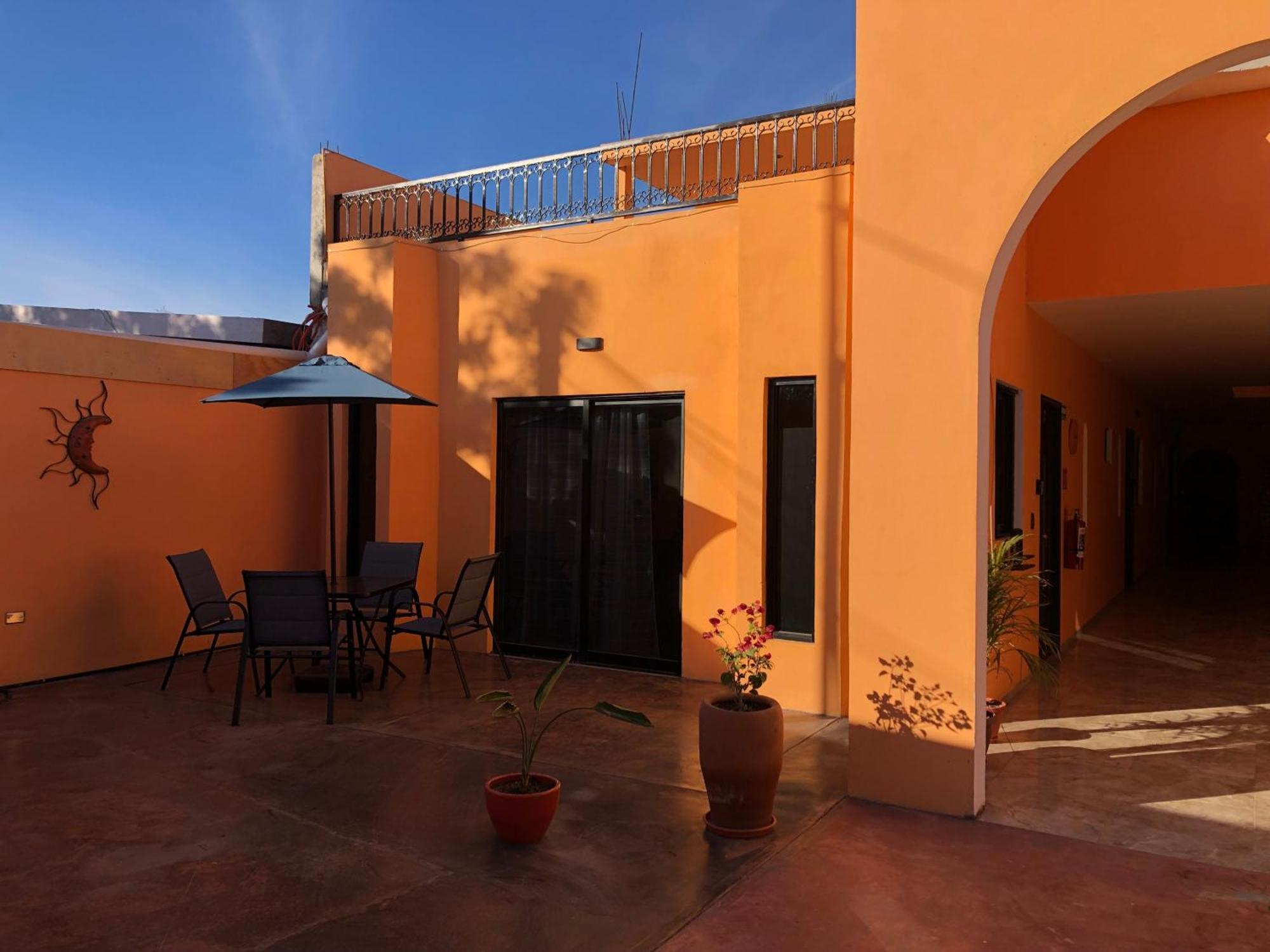 Tres Iguanas Apart Hotel - New, Cozy & Spacious Flats, Short Walk To Beach Loreto  Exterior photo