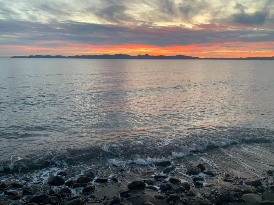 Tres Iguanas Apart Hotel - New, Cozy & Spacious Flats, Short Walk To Beach Loreto  Exterior photo
